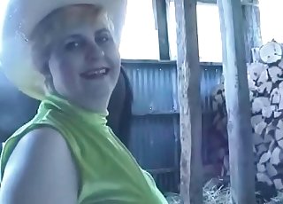Screwing with amazing trained animal