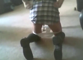 Round booty blonde gets to fuck her doggo