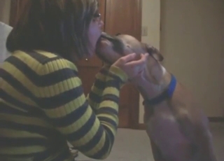 Romantic kissing session with an amateur gal