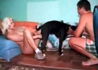 Horny blonde is ravaged by an insatiable doggo