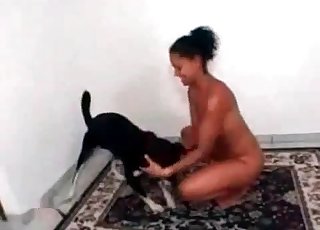 Passionate zoofil slut plays with her trained dogy