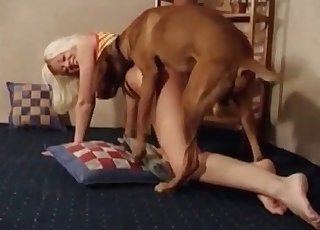 Bleached whore adores her animal