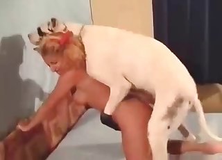 Awesome blonde babe nicely fucked by doggy